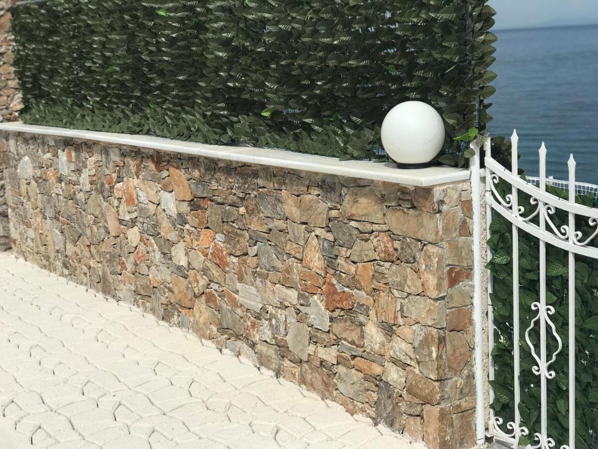 Guest House Gabriela Keratea Exterior foto